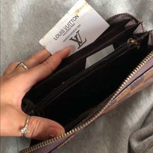 Louis Vitton “Zippy” Wallet